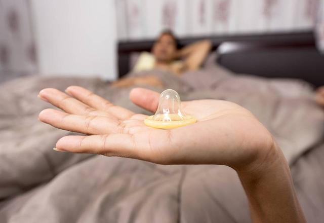 Cửa hàng bao cao su Huyện Hóc Môn